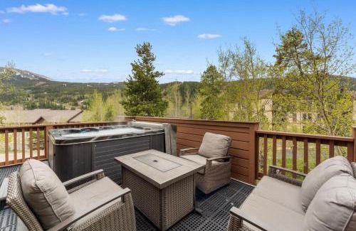 Keystone House | 67 W Hanson Road - Après-ski Summit Vista Retreat by Summit County Mountain Retreats