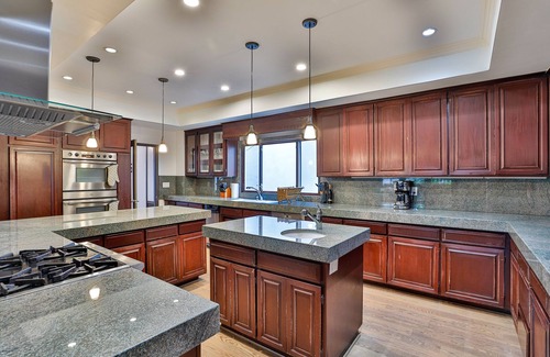 Sherman Oaks Villa | 6BR/Music Studio/Pool/Spa/Games/Sauna