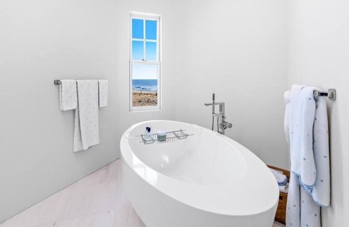 North Beach House | 7 bedroom accommodation in North Beach