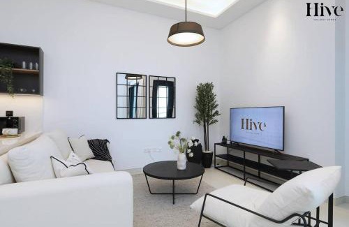 Jebel Ali Apartment | 7 By Aurora 302