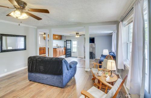 Glasgow House | 7 Mi to Barren River Lake Quiet Getaway with Yard!