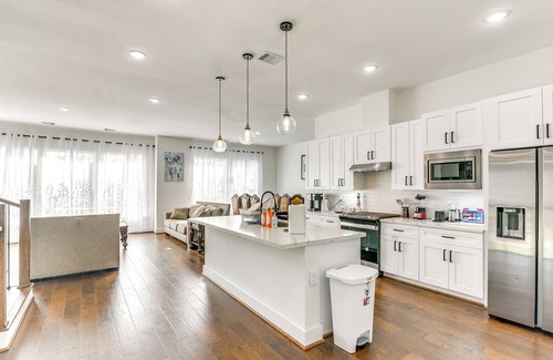 Briarforest House | 7 Mi to The Galleria: Modern Home w/Fenced Yard