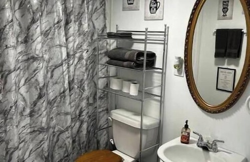 Cuba Hotel | 7 mi. to WEC 2 mi. to Airparknn