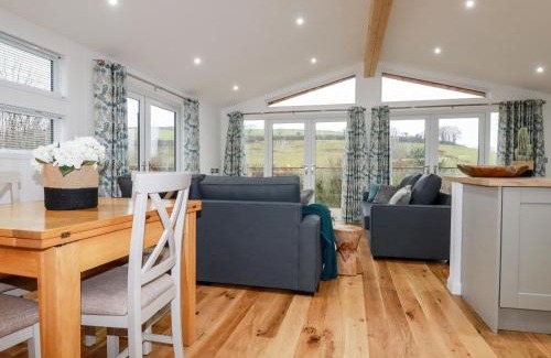Looe House | 7 Valley View