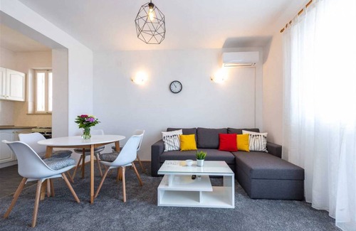 Pile Apartment | 70 m² Apartment ∙ 3 bedrooms ∙ 5 guests