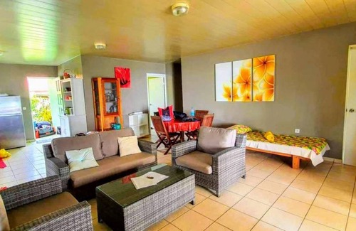 Nu'urua House | 700 m² House ∙ 3 bedrooms ∙ 6 guests