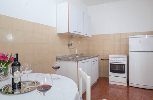 Tucepi Apartment | 75 m² Apartment ∙ 3 bedrooms ∙ 11 guests