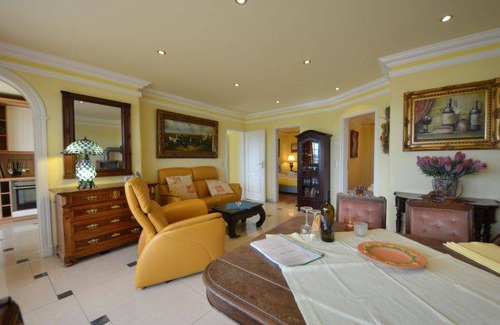 Gross Zicker Apartment | 75 m² Apartment ∙ 2 bedrooms ∙ 4 guests