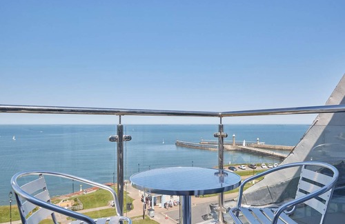 West Cliff Apartment | 76 m² Apartment ∙ 3 bedrooms ∙ 5 guests