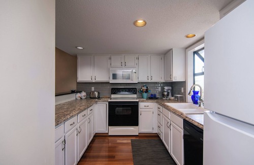 Ocean Ridge House | 786 Summerwind-Beautiful Townhome on Lagoon; Pool/Amenity Access Included