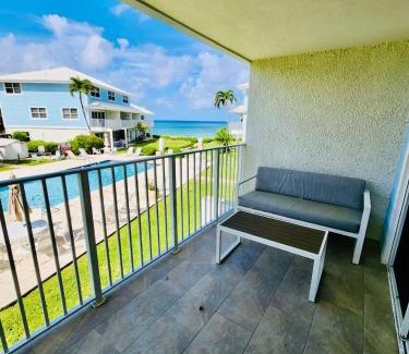 Seven Mile Beach Apartment | 7Mile Beachfront Apartment