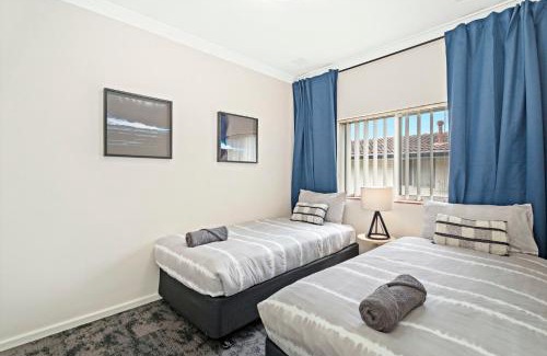 Daglish Apartment | 8 Cute Cunningham Close To Subiaco - Sleeps 4