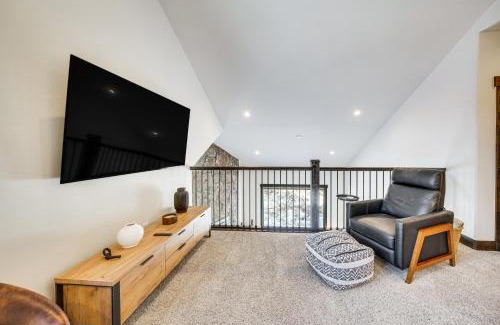 South Forty House | 8 Mi to Keystone Resort Mtn-View Townhome