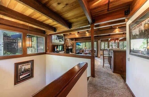 Tahoe Tavern House | 8 miles to Ski Palisades Tahoe-Alpine|Walk to Town