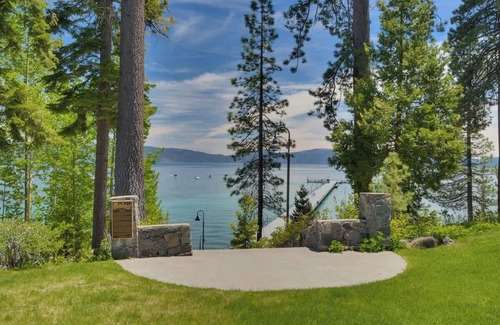 Tahoe Tavern House | 8 miles to Ski Palisades Tahoe-Alpine|Walk to Town