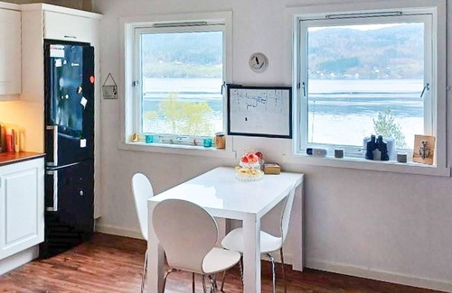 Stryn House | 8 person holiday home in Innvik-By Traum