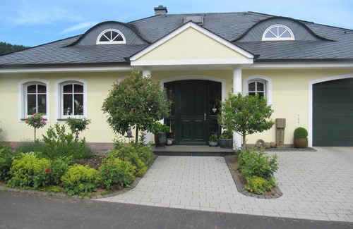 Kluesserath Apartment | 80 m² Apartment ∙ 1 bedroom ∙ 2 guests