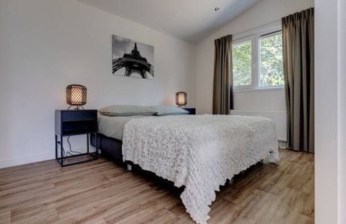 Municipality of Veldhoven Ski Chalet | 80 m² Chalet ∙ 3 bedrooms ∙ 6 guests
