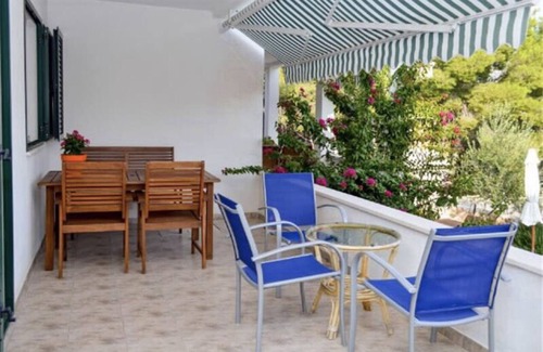 Cove Osibova (Milna) House | 80 Meters From Beautiful Clear Blue Sea, Apartment Violeta