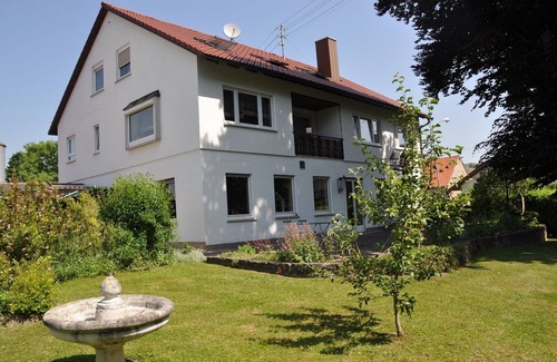 Leipheim Apartment | 80qm große Ferienwohnung in idyllischer Lage am Waldrand