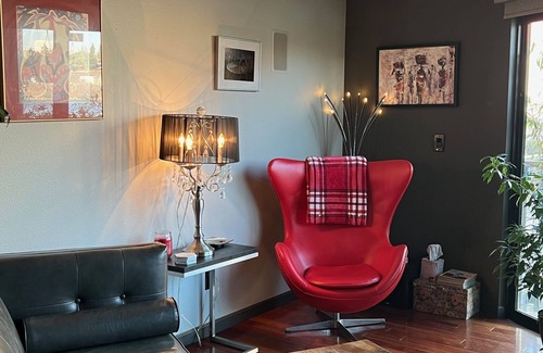 Old Town Chinatown Condo | 840 square foot 1-bedroom 1 bath condo on the RIVER. 2 balconies! Pool. Hot tub.