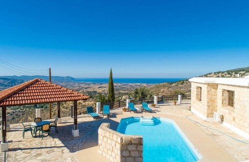 Peristerona Villa | 85 m² Villa ∙ 3 bedrooms ∙ 6 guests