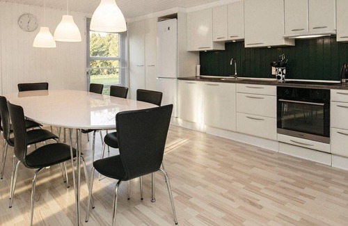 Ertebølle House | 9 person holiday home in Farsø