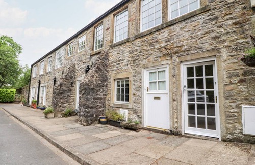 Airton Cottage | 9 Riverside Walk