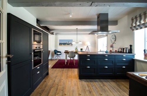 Oldsum Apartment | 90 m² Apartment ∙ 2 bedrooms ∙ 5 guests