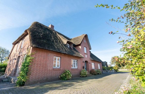 Oldsum Apartment | 90 m² Apartment ∙ 2 bedrooms ∙ 5 guests