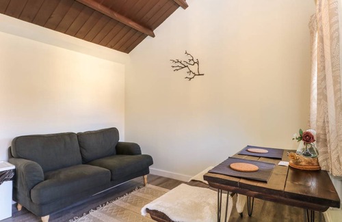 Aldermaston Wharf Cottage | 90 m² Cottage ∙ 1 bedroom ∙ 2 guests