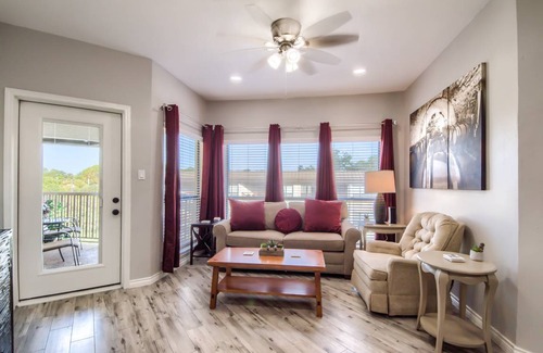 New Braunfels Condo | 91 m² Condo ∙ 2 bedrooms ∙ 6 guests