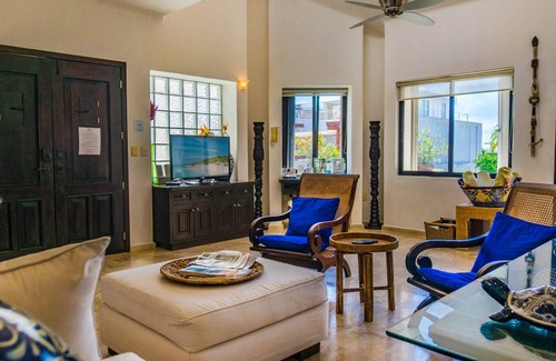 Downtown Condo | 93 m² Condo ∙ 2 bedrooms ∙ 5 guests