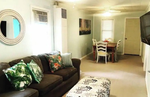 Geneva-on-the-Lake House | A 3 BDRM Bungalow In the Heart of the GOTL Strip