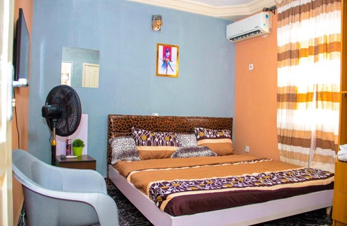 Ibadan Apartment | A' BASICS APARTMENTS & SUITES LUXURY