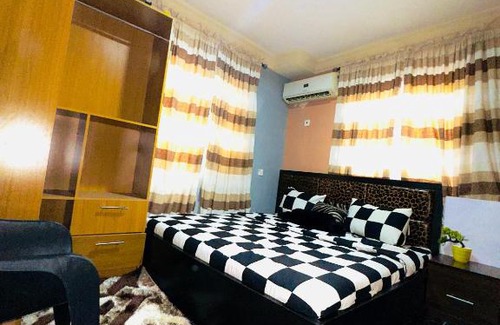 Ibadan Apartment | A' BASICS APARTMENTS & SUITES LUXURY