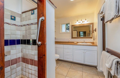 Keaukaha House | A BEAUTIFUL Beach House FULL OF ALOHA in Hilo
