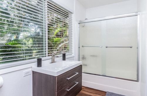 Keaukaha House | A BEAUTIFUL Beach House FULL OF ALOHA in Hilo