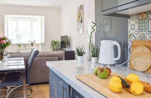 Llanelli Cottage | A beautiful bungalow overlooking the coastal town of Llanelli.