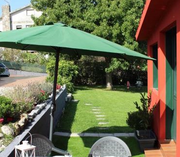Hio House | A Broula Casa con piscina