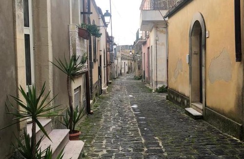 Palazzolo Acreide Historic Centre Apartment | a casa di Thea