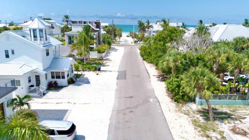 Anna Maria House | A Charming Beach Cottage on Elm