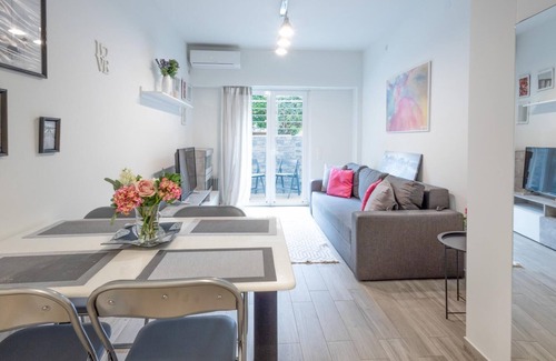 Voula Apartment | A Cute Cocoon Near Voula Beach
