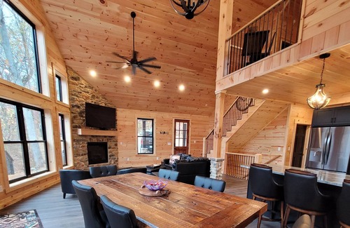 Logan Cottage | A fairytale like Cottage tucked in the woods: hot tub/wi-fi/game room/firepit!