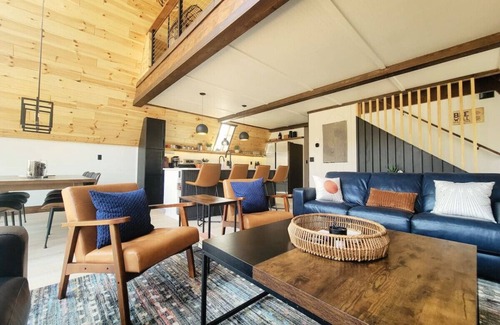 Bellaire Apartment | `A-Frame of Mind` Chalet