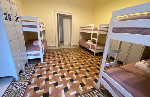 Naples City Centre Hostel | A I R H1o
