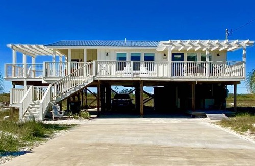 Southpointe House | A Little Bit of Heaven Beach Home Minutes Away from the Gulf