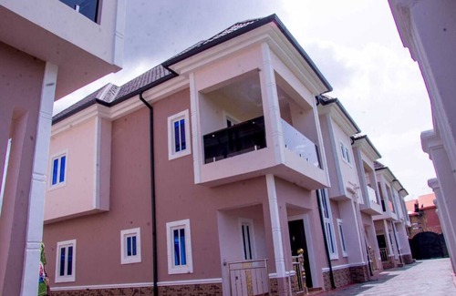 Umudike Apartment | A Luxurious Single Room - The Paletinos