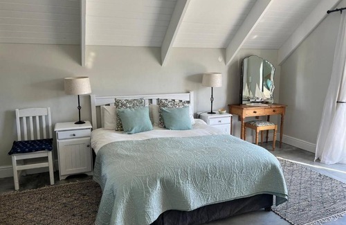 Stanford House | A Mountain & Country Haven