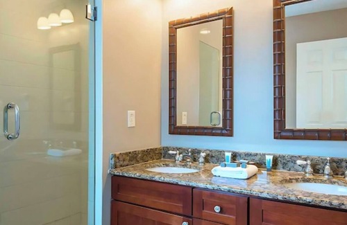 Marathon Hotel | A Perfect Mix of Comfort and Convenience with Pool Access and Full Kitchen!